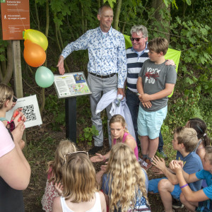 Oud-burgemeester Marcel Franzel opent het natuurpad Kortenhoeff
